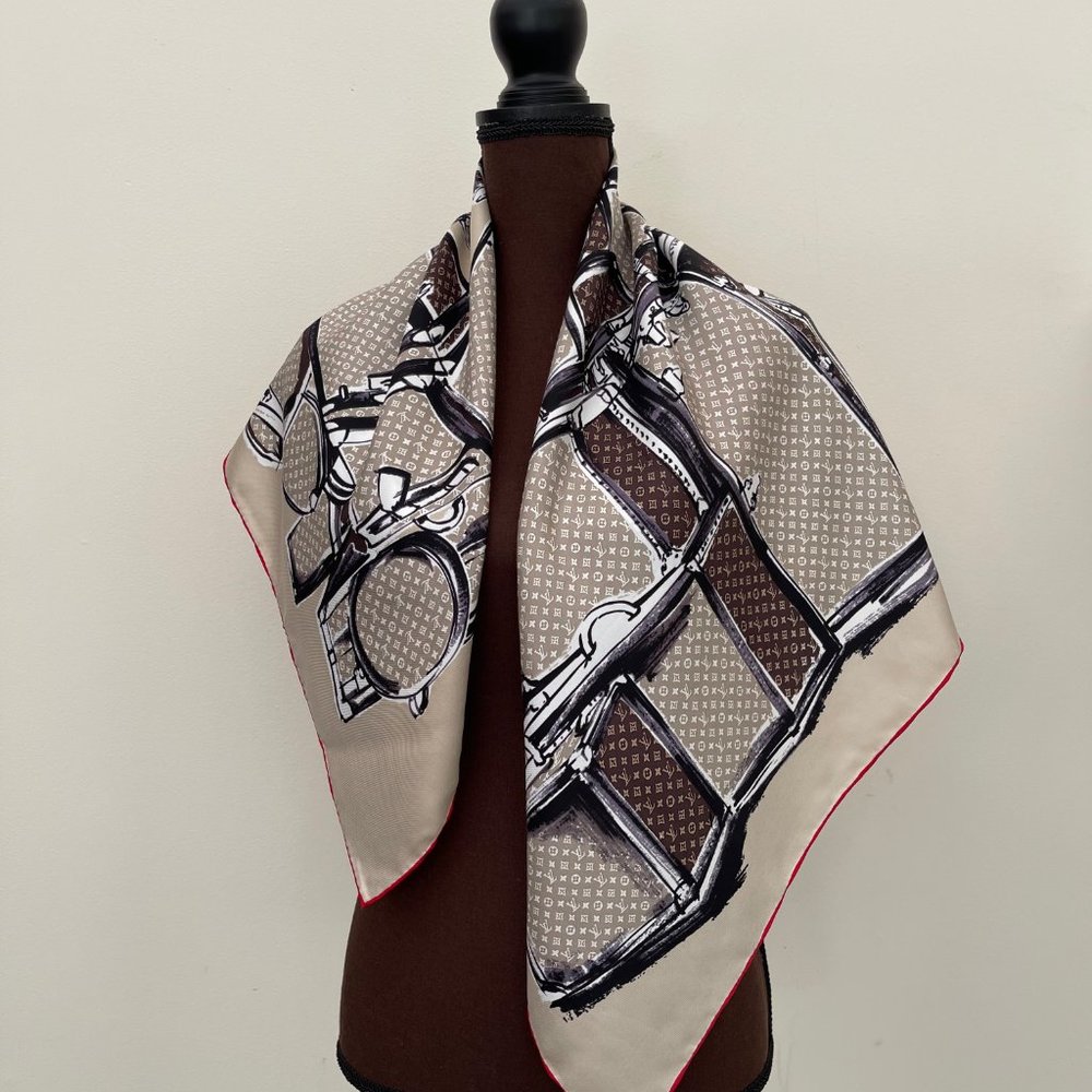 Louis Vuitton Scarf Trunks Monogram Beige Brown Silk Wrap - Picture 5 of 14